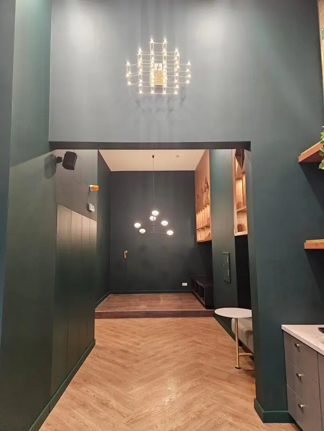 Schilderwerken Antwerpen: lobby van Yays Hotel Antwerpen na de schilderwerken